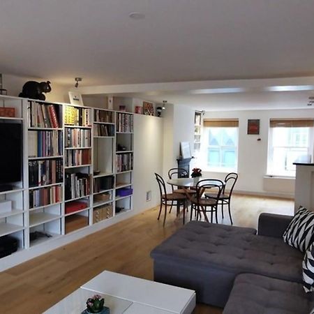 Spacious 2 Bedroom Apartment In The Heart Of Soho. London Exteriör bild