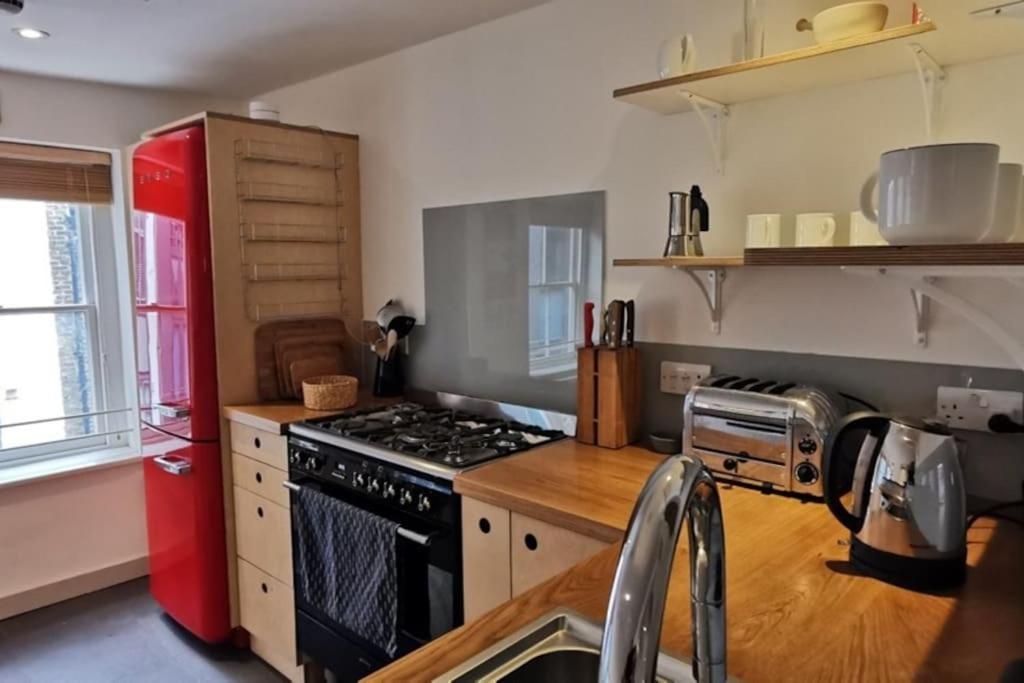 Spacious 2 Bedroom Apartment In The Heart Of Soho. London Exteriör bild