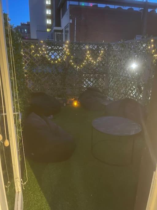 Spacious 2 Bedroom Apartment In The Heart Of Soho. London Exteriör bild