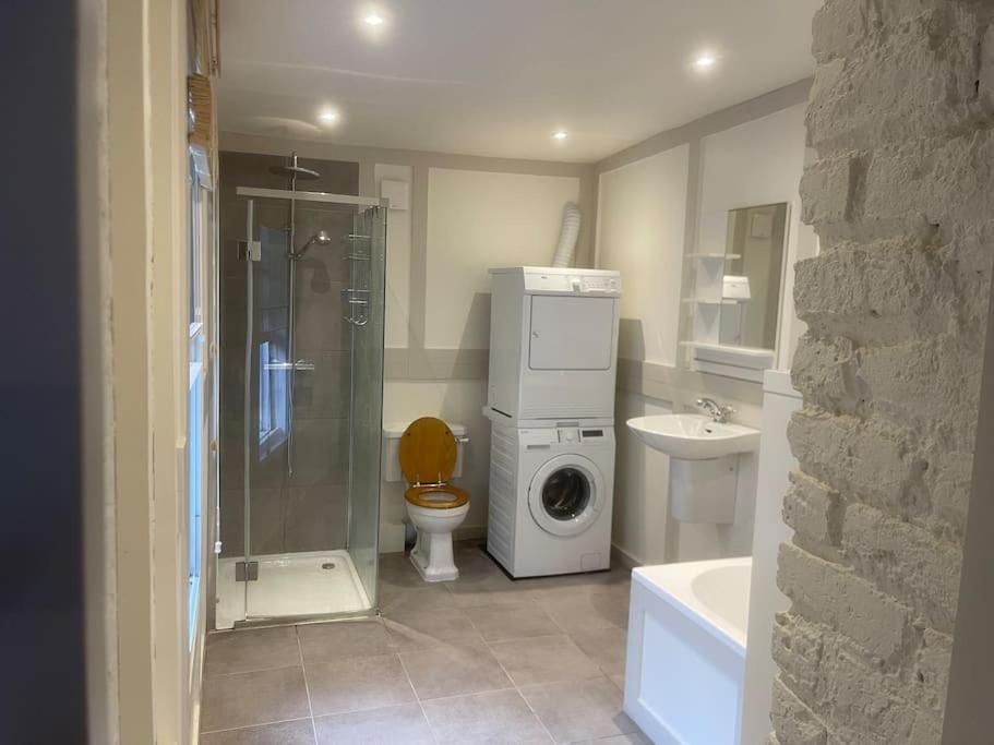 Spacious 2 Bedroom Apartment In The Heart Of Soho. London Exteriör bild